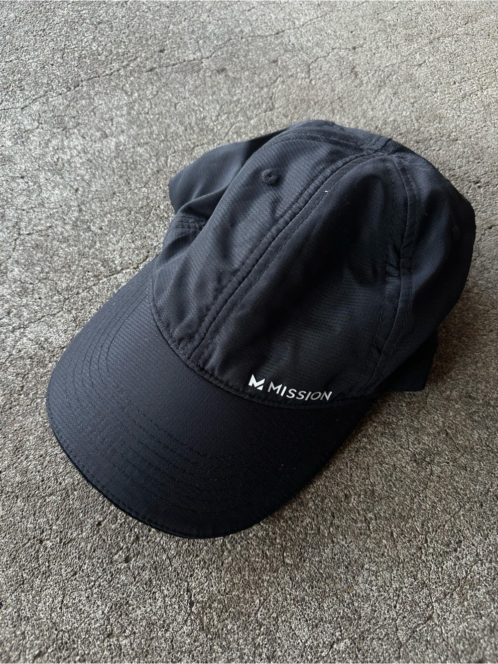 Mission Black Cooling UPF Performance Hat